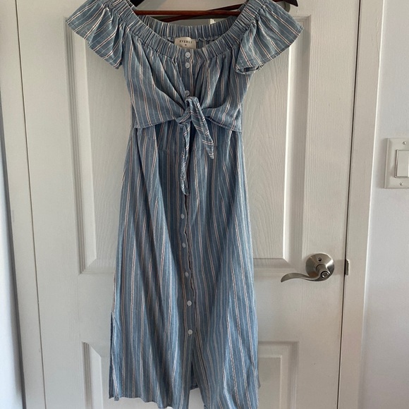 Everly size S off the shoulder dress - Picture 2 of 6